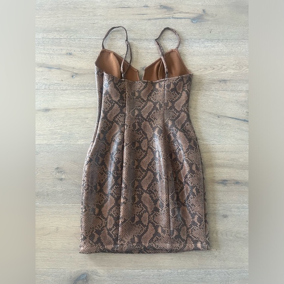 ASTR THE LABEL Come Slither Cocoa Python Snakeskin Faux Leather Mini Dress - Picture 7 of 11
